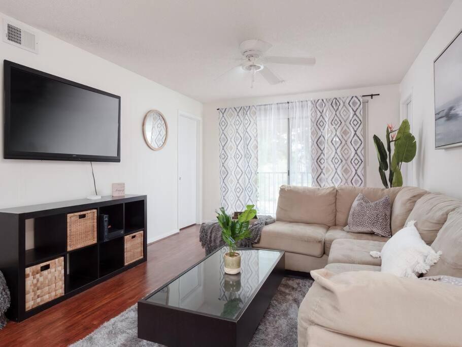 Spacious Condo Mins To Shands, University, & Downtown! Gainesville Exterior photo