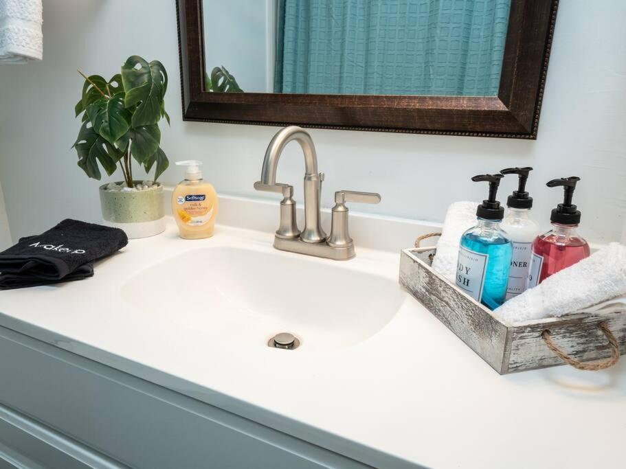 Spacious Condo Mins To Shands, University, & Downtown! Gainesville Exterior photo